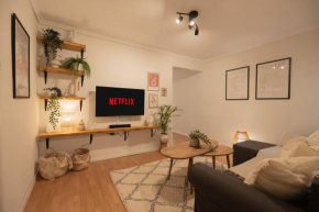 The Cozy Nest apartment in the city center
